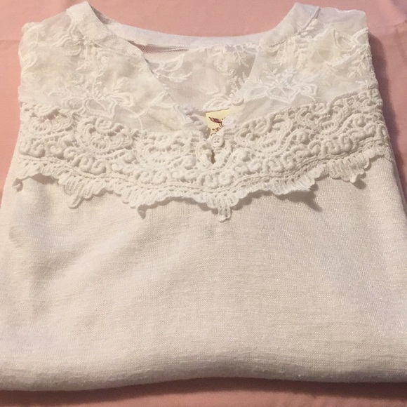 NWOT longsleeved pull over - Picture 7 of 7